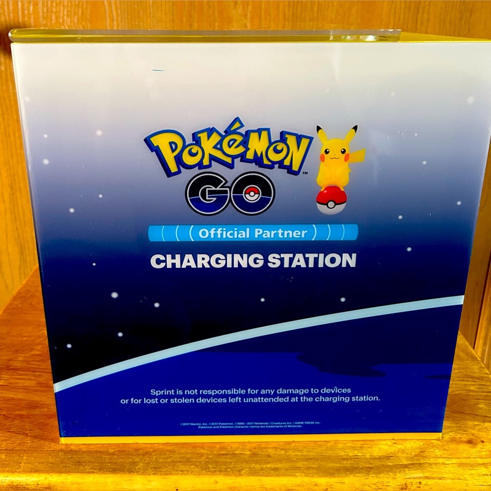 **RARE** Authentic Sprint Pokémon Go Charging Station!! **LIKE NEW**